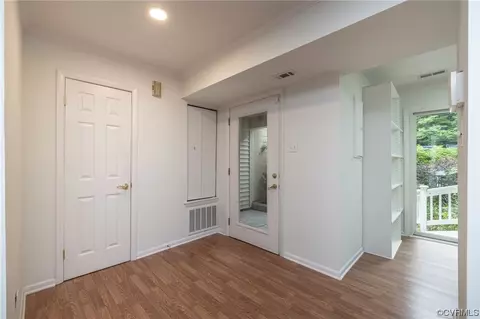 4936 Long Shadow Dr, Midlothian, VA 23112 photo 3