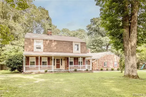 12525 Merry Dr, Chester, VA 23831