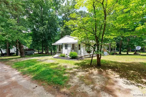 388 Grays Creek Ln, Surry, VA 23883