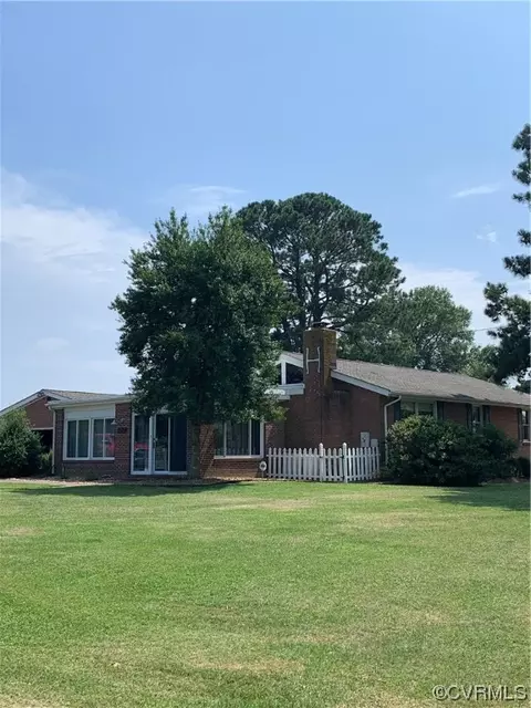 4702 Cedar Ln, North Dinwiddie, VA 23803
