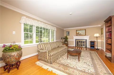 13371 Kingsmill Rd, Midlothian, VA 23113 photo 4