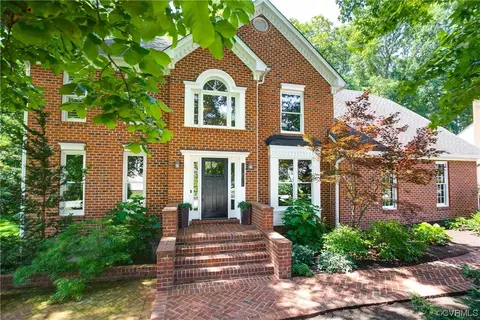 12821 Queensgate Rd, Midlothian, VA 23114