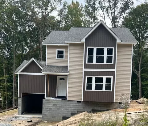 26502 Country Club Ln, Ruther Glen, VA 22546