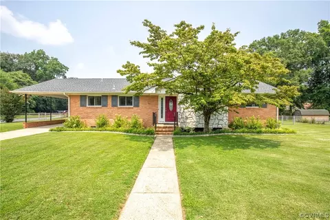 1019 Lakewood Dr, Colonial Heights, VA 23834