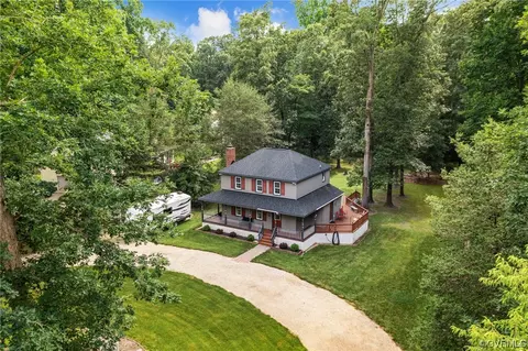 10810 Red Leaf Rd, North Chesterfield, VA 23237