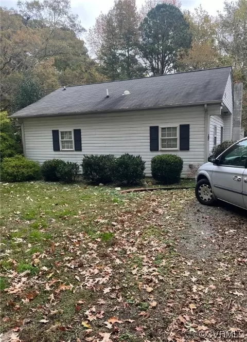 102 Sycamore Ln, Yorktown, VA 23690