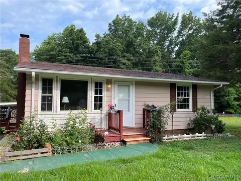 9123 Shannon Hill Rd, Louisa, VA 23093