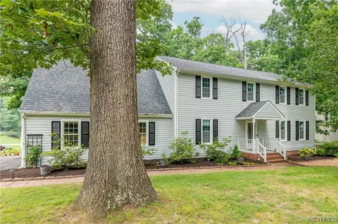 2700 Anglewood Dr, Chester, VA 23831