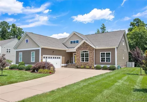 5501 Mossy Oak Rd, Moseley, VA 23120