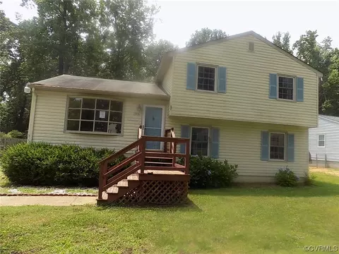 13908 Hackberry Rd, Chester, VA 23836