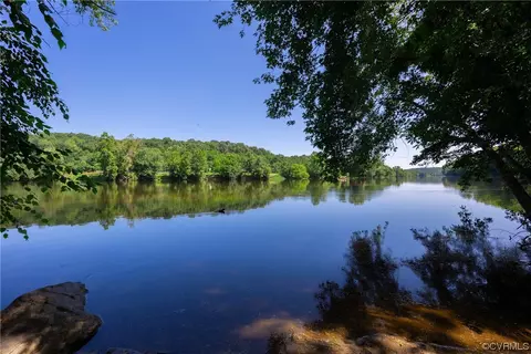 1628 Chase Trail Ln, Gladstone, VA 24553