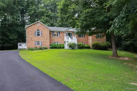 4370 Oxbridge Rd, North Chesterfield, VA 23236