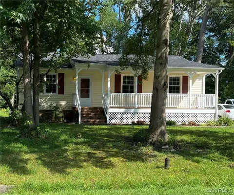 19111 Braebrook Dr, Colonial Heights, VA 23834