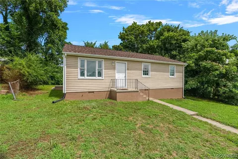 4512 Willowdale Ct, South Chesterfield, VA 23803