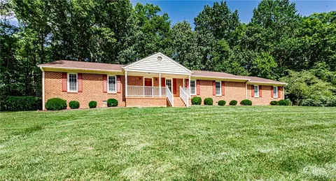4301 Lynchester Dr, North Chesterfield, VA 23236