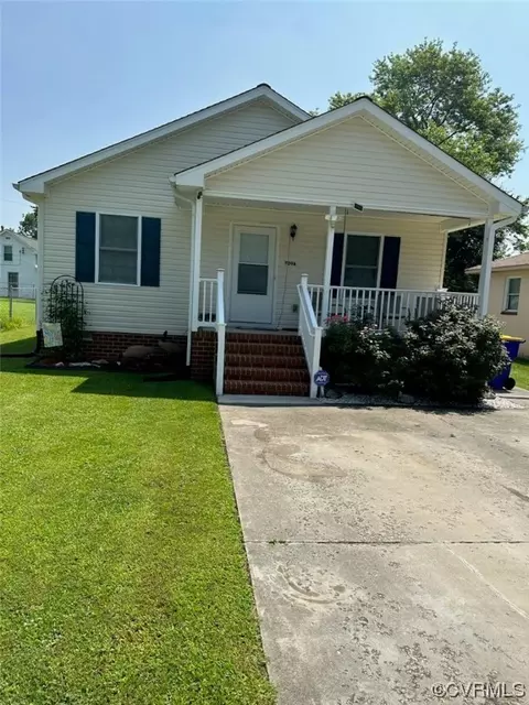 709 Blackstone Ave #A, Hopewell, VA 23860