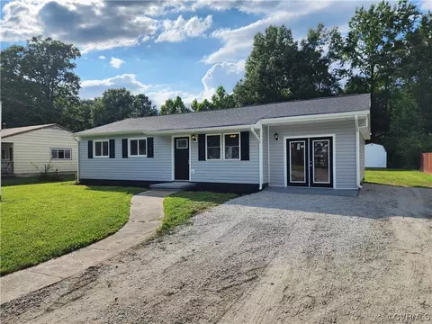 423 Holly Hill Dr, Petersburg, VA 23805