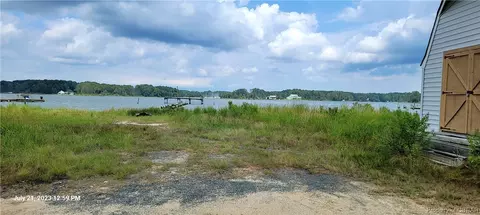 98 River Rd, North, VA 23128 photo 2