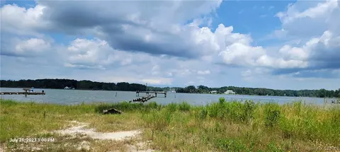 98 River Rd, North, VA 23128