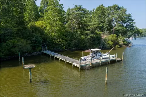 69 Heron Point Ln, Hartfield, VA 23071