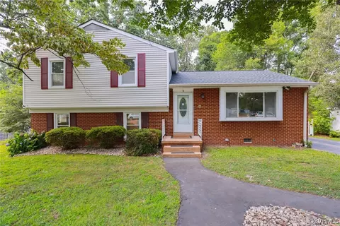 8034 Meadow Dr, Mechanicsville, VA 23111