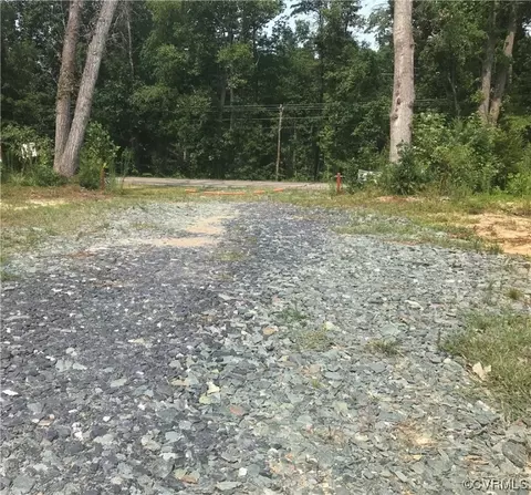 4 Broad Street Rd, Gum Spring, VA 23065