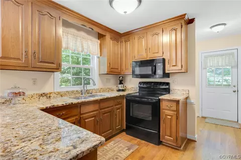 5802 Bent Creek Rd, Midlothian, VA 23112 photo 10