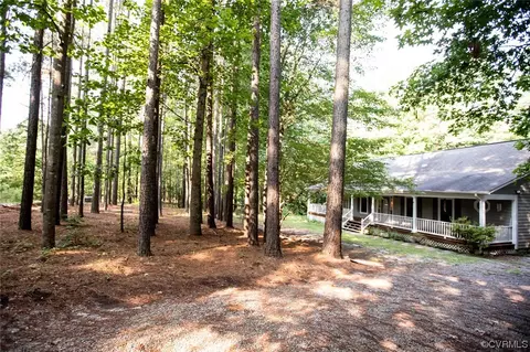 184 Pine Knoll Dr, Rice, VA 23966