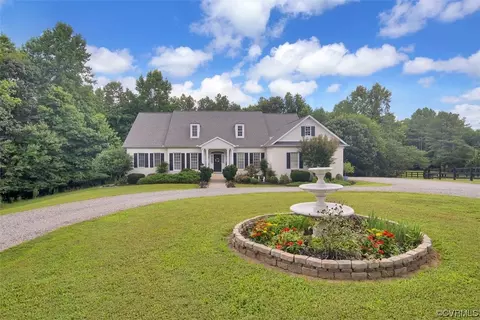 4900 Huntsman Trl, Quinton, VA 23141