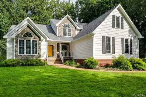 5606 Maple Brook Ct, Midlothian, VA 23112