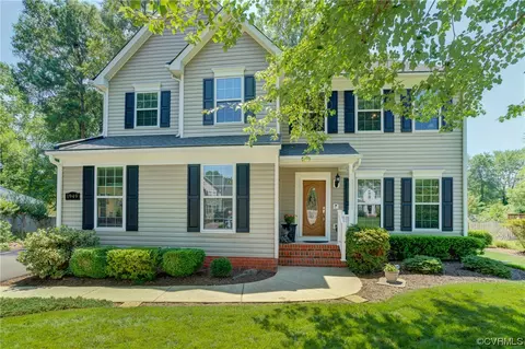 1949 Greenwood Glen Dr, Glen Allen, VA 23059