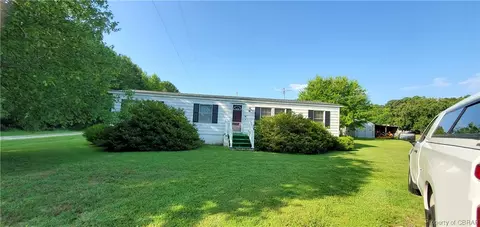 703 N River Rd, Bohannon, VA 23021