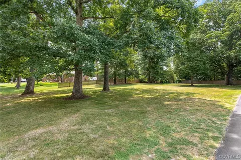 105 Ravenscroft Dr, Chesterfield, VA 23236