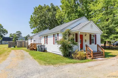 300 Mac Murdo St, Ashland, VA 23005