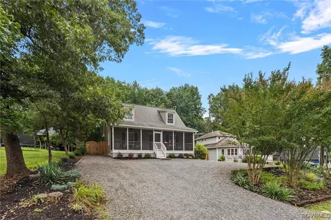 1324 N Lakeshore Dr, Louisa, VA 23093