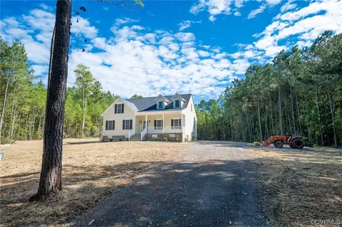1975 Moody Fox Ln, Carson, VA 23830