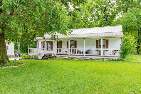 10912 Timonium Dr, Chester, VA 23831