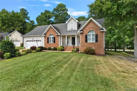 101 Kennon Pointe Dr, Colonial Heights, VA 23834