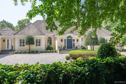 12709 Kelsey Pointe Ct, Chester, VA 23831