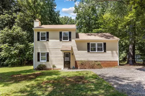 12218 Deerhurst Dr, Midlothian, VA 23113