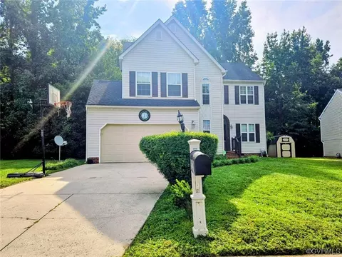 912 Hunters Run Dr, Richmond, VA 23223