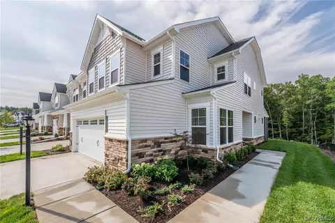 18637 Palisades Rdg, Moseley, VA 23120