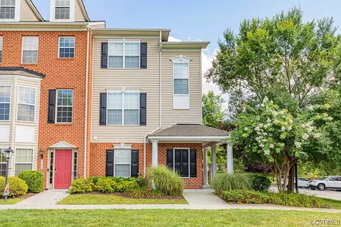 7470 Pebble Lake Dr, Mechanicsville, VA 23111