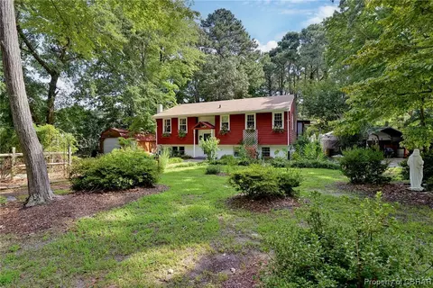 7825 Terrapin Cove Rd, Gloucester Point, VA 23062