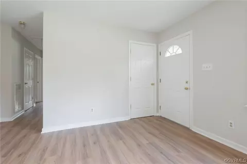 310 New Castle Dr, Colonial Heights, VA 23834