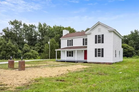 1017 Milby Town Rd, Shacklefords, VA 23156