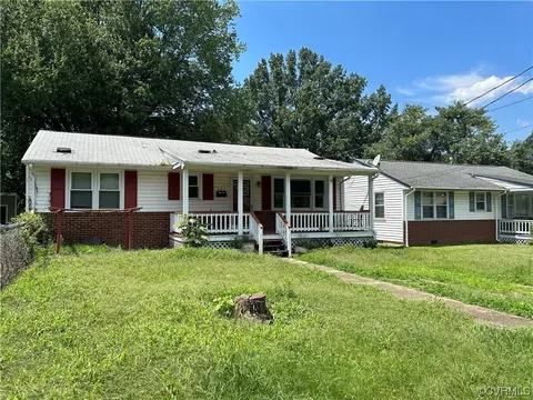 526 Chestnut Ave, Colonial Heights, VA 23834