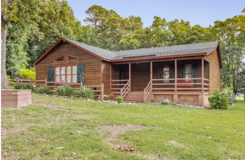 15413 Henrico St, Chester, VA 23836