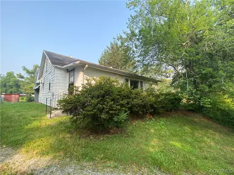 10113 E Colonial Trail Hwy, Crewe, VA 23930