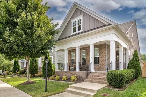 16809 Gossamer Dr, Moseley, VA 23120